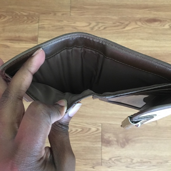 Authentic Coach wallet - Picture 3 of 4